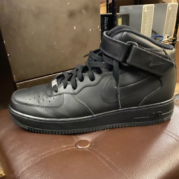 Nike Air Force 1 '07 Mid Triple Black Size 13 - Picture 9 of 11